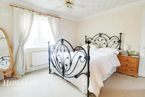 16 Cabin Close, Carlton Colville, Lowestoft, NR33 8GW