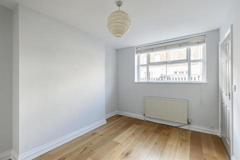 33 Allen Road, London, N16 8RX