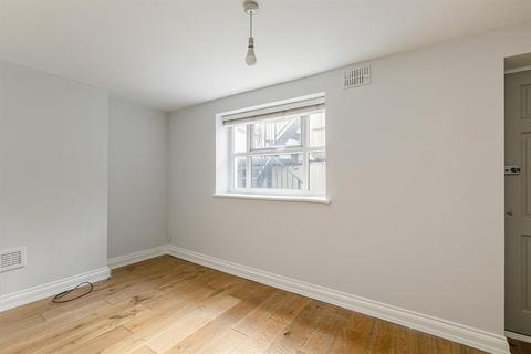 33 Allen Road, London, N16 8RX