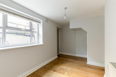 33 Allen Road, London, N16 8RX