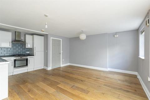 33 Allen Road, London, N16 8RX