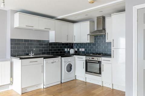33 Allen Road, London, N16 8RX