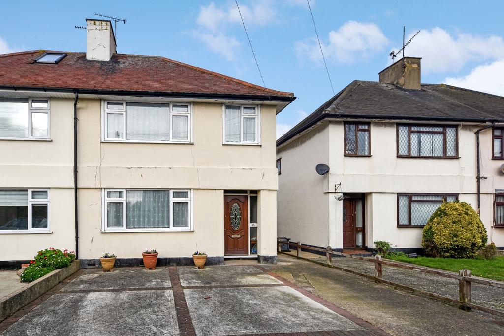Caulfield Road, Shoeburyness, Essex, SS3 3 bed semidetached house £