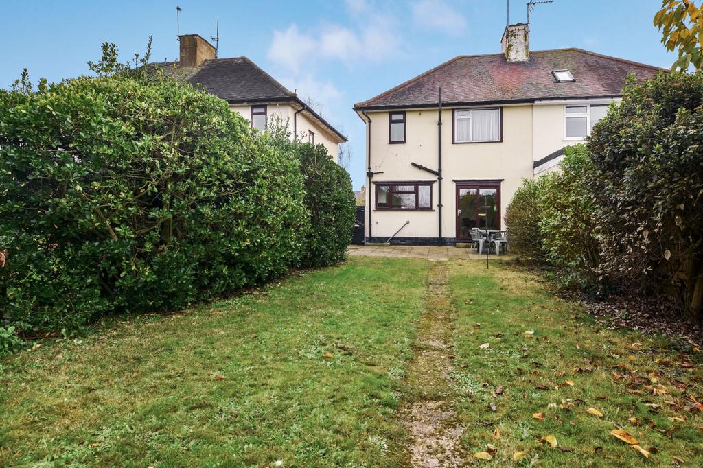 Caulfield Road, Shoeburyness, Essex, SS3 3 bed semidetached house £