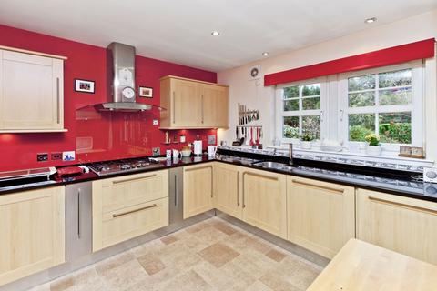 8 Braehead Park, Edinburgh, EH4 6AX