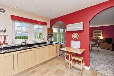 8 Braehead Park, Edinburgh, EH4 6AX