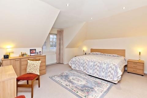 8 Braehead Park, Edinburgh, EH4 6AX