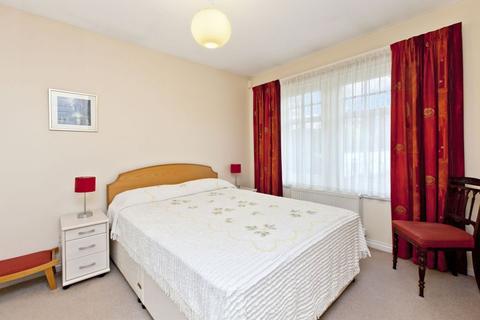 8 Braehead Park, Edinburgh, EH4 6AX