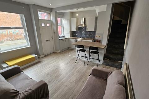 Thornville Road, Hyde Park, Leeds, LS6 1JY