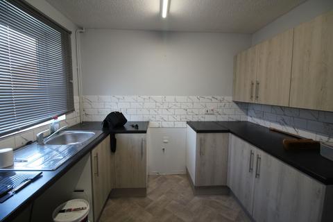 3 bedroom semi-detached house to rent, Merstham Drive, Clacton-on-Sea