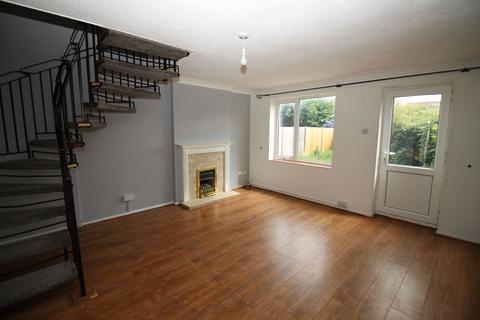 3 bedroom semi-detached house to rent, Merstham Drive, Clacton-on-Sea