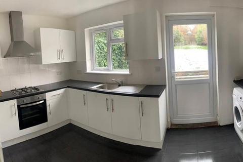 3 bedroom semi-detached house to rent, Ingleway, London, N12
