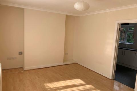 3 bedroom semi-detached house to rent, Ingleway, London, N12