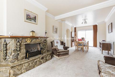 139 Thornsbeach Road, London, SE6 1HB