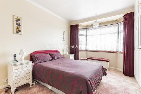 139 Thornsbeach Road, London, SE6 1HB