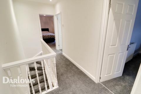 43 Amos Hill, Tonypandy, CF40 1PW