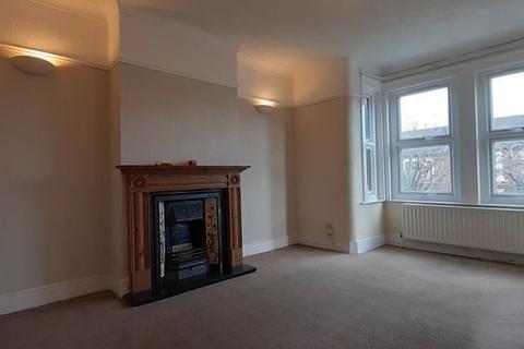 82b Birkhall Road, London, SE6 1TD