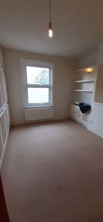 82b Birkhall Road, London, SE6 1TD