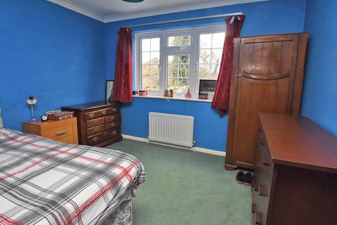 7 Fir Tree Close, Epsom, KT17 3LD