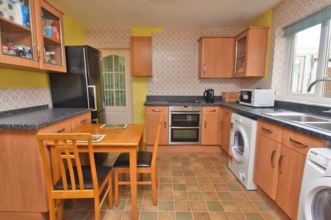 7 Fir Tree Close, Epsom, KT17 3LD