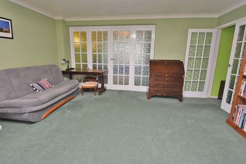 7 Fir Tree Close, Epsom, KT17 3LD