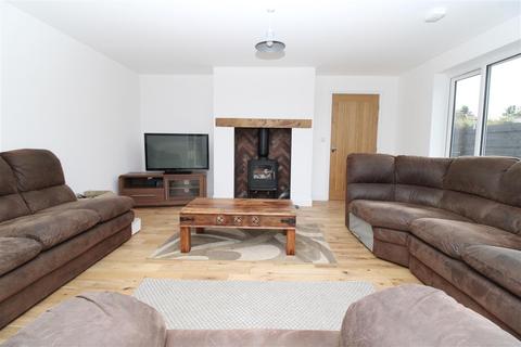 Uphill Back Road, Middleton, Saxmundham, IP17 3NY