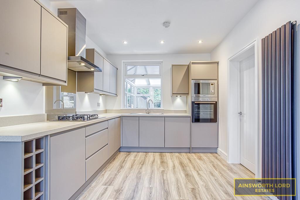 Lisbon Drive, Marsh House, Darwen 3 bed terraced house £145,000