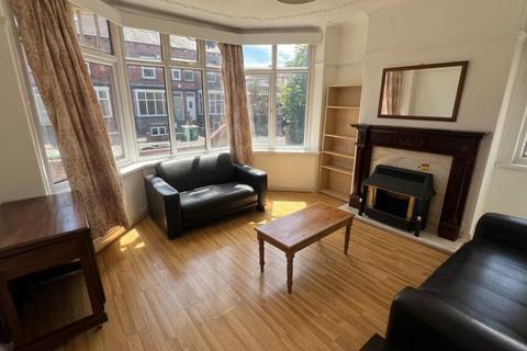 3 bedroom semi-detached house to rent, 6 Newport Mount, Headingley, Leeds, LS6 3DB