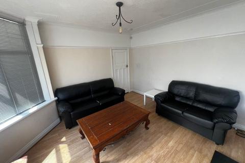 3 bedroom semi-detached house to rent, 4 Newport Mount, Headingley, Leeds, LS6 3DB