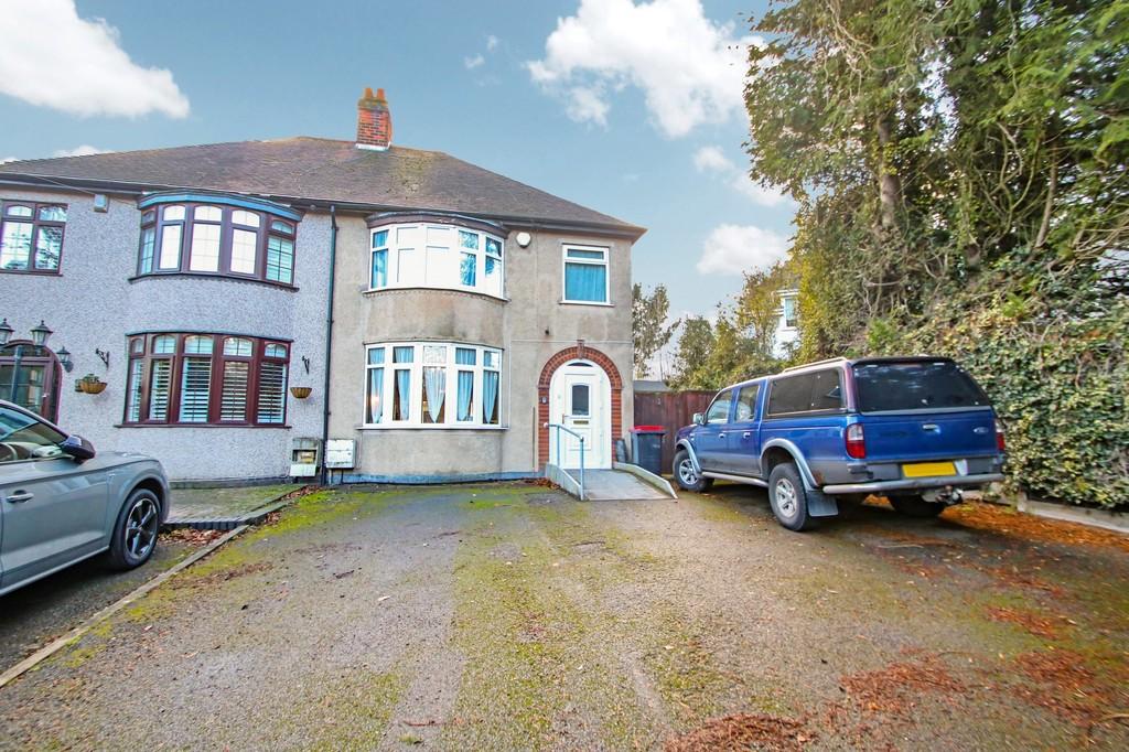 Oldbury Road, Hartshill 3 bed semidetached house £249,950