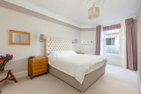 3 bedroom flat to rent, Springvalley Gardens, Morningside, Edinburgh, EH10