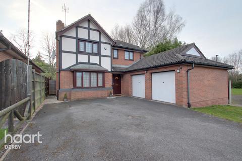 4 bedroom detached house to rent, Dove Close, Derby