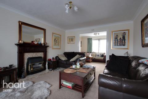 4 bedroom detached house to rent, Dove Close, Derby