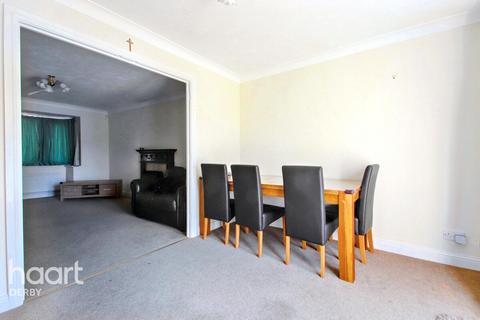 4 bedroom detached house to rent, Dove Close, Derby