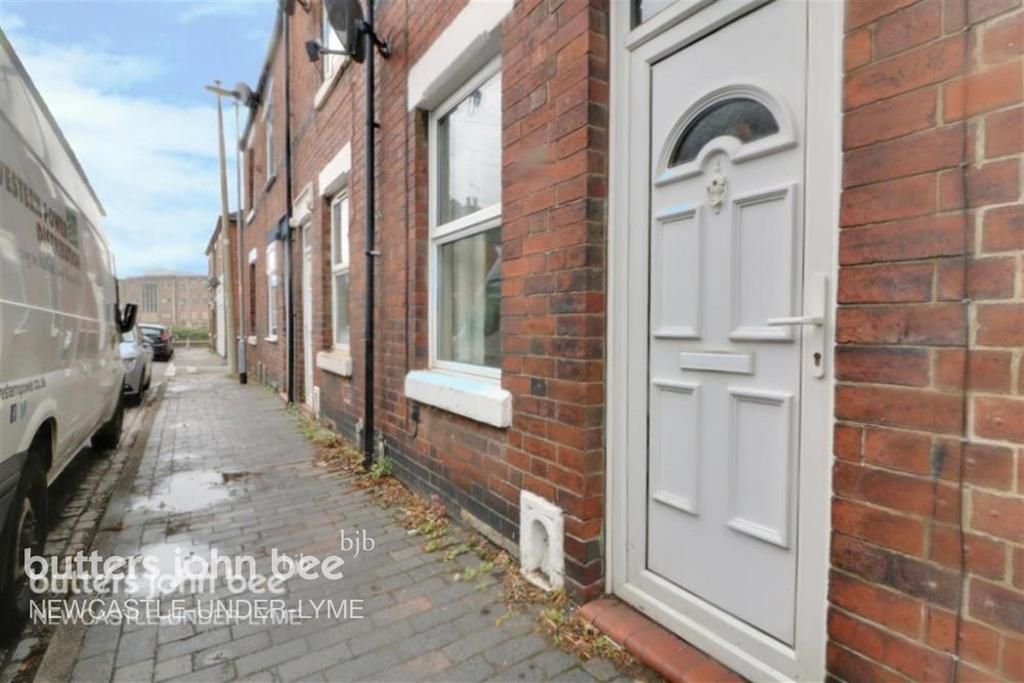 West Brampton, Newcastle Under Lyme 2 bed terraced house £500 pcm (£