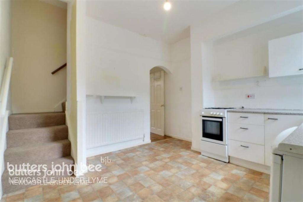 West Brampton, Newcastle Under Lyme 2 bed terraced house £500 pcm (£