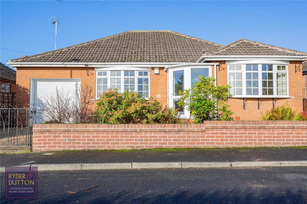 Hartshead Crescent, Woodhouses, Failsworth, Manchester, M35 3 bed