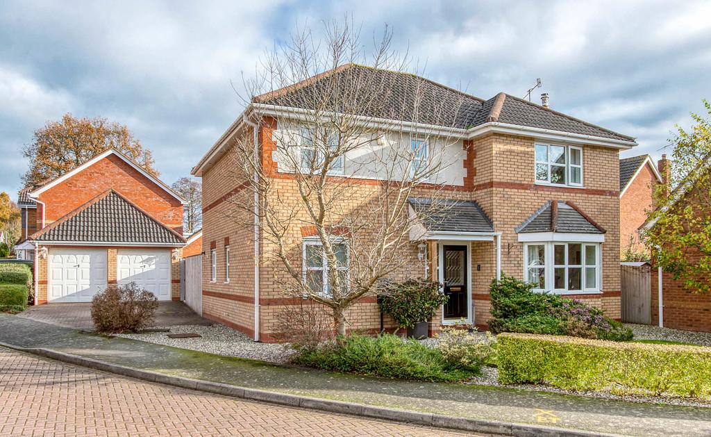 Dairy Lane, Brockhill, Redditch, B97 6TR 4 bed detached house £430,000