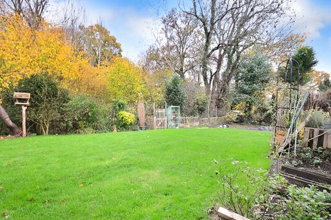 3 Faraday Avenue, East Grinstead, RH19 4AY