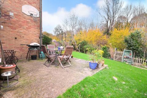 3 Faraday Avenue, East Grinstead, RH19 4AY
