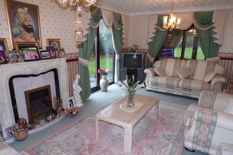 12 Buckingham Crescent, Clayton, Bradford, BD14 6EJ