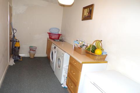 12 Buckingham Crescent, Clayton, Bradford, BD14 6EJ