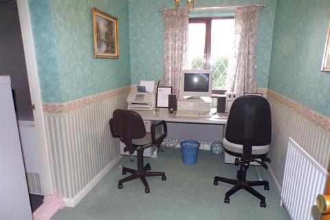 12 Buckingham Crescent, Clayton, Bradford, BD14 6EJ