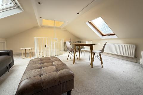 2 bedroom flat to rent, Batoum Gardens, London W6