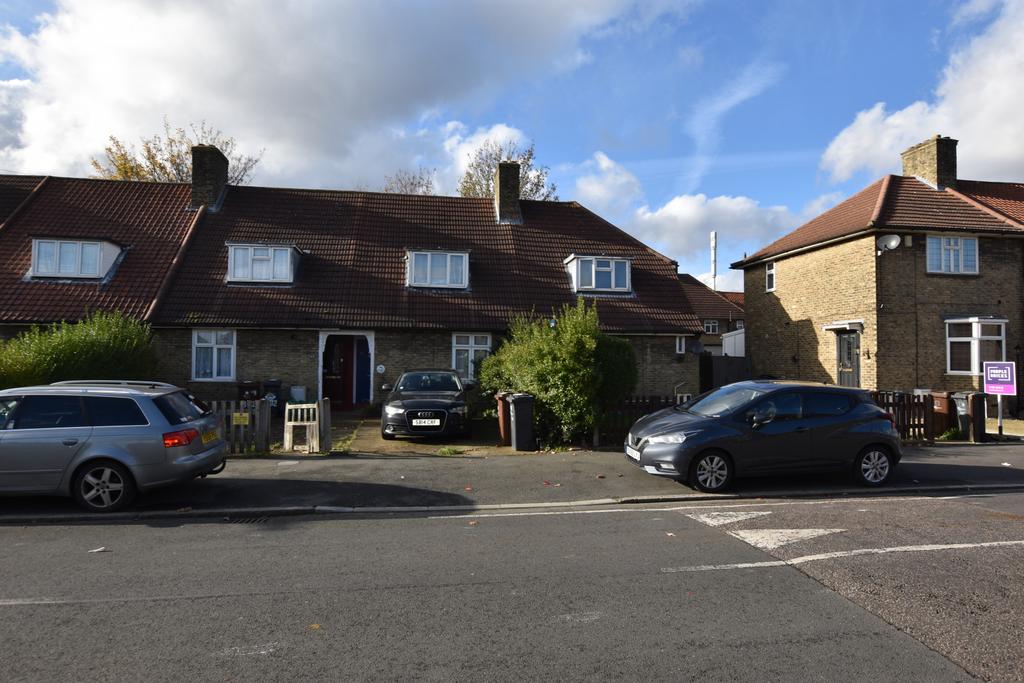 Bonham Road, RM8 2 bed terraced house £1,375 pcm (£317 pw)