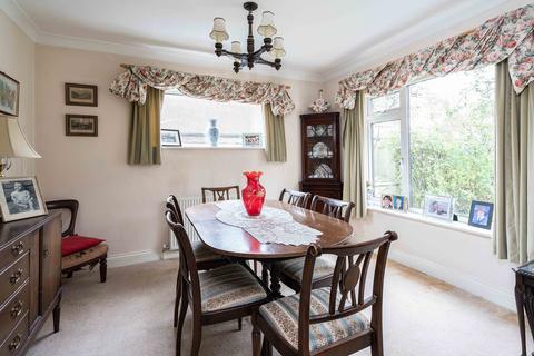 5 Ridgeway Drive, Dorking, RH4 3AN