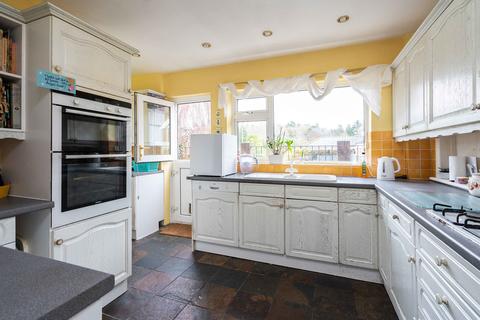 5 Ridgeway Drive, Dorking, RH4 3AN