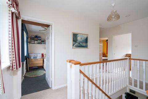 5 Ridgeway Drive, Dorking, RH4 3AN