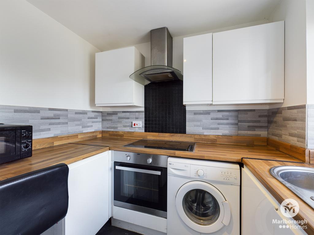 STUDIO APARTMENT Chadwell Heath Ilford RM6
