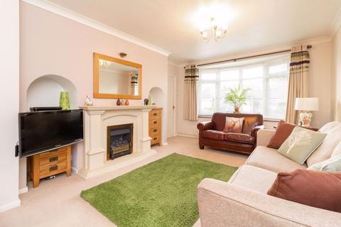 32 Headland Way, Lingfield, RH7 6BP